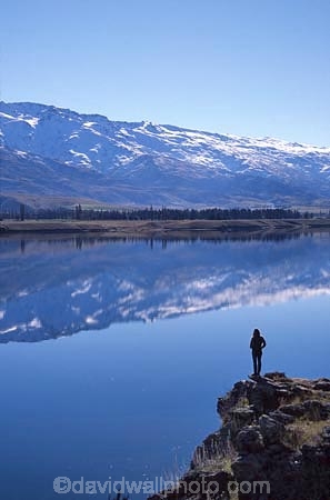 reflection;reflections;reflecting;person;solo;alone;people;lakes;mountains;mountain;ranges;still;stillness;peaceful;peacefulness;tranquil;tranquility;calm;calmness;people