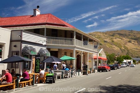 accommodation;al-fresco;ale-house;ale-houses;architecture;B-amp;-B;Bamp;B;bar;bars;bed-and-breakfast;building;buildings;cafe;cafes;Central-Otago;Clyde;coffee-shop;coffee-shops;coffeeshop;coffeeshops;colonial;cuisine;dine;diners;dining;Dunstand-House;eat;eating;food;free-house;free-houses;heritage;historic;historic-building;historic-buildings;historical;historical-building;historical-buildings;history;hotel;hotels;lodge;lodges;meals;N.Z.;New-Zealand;NZ;old;outside;people;person;pub;public-house;public-houses;pubs;restaurant;restaurants;S.I.;saloon;saloons;SI;South-Is.;South-Island;stone;summer;tavern;taverns;tradition;traditional