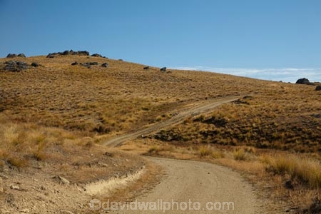 back-country;backcountry;Central-Otago;country;countryside;farm;farming;farmland;farms;field;fields;gravel-road;gravel-roads;high-altitude;high-country;highcountry;highland;highlands;Maniototo;metal-road;metal-roads;metalled-road;metalled-roads;N.Z.;New-Zealand;NZ;Old-Dunstan-Road;Old-Dunstan-Track;Old-Dunstan-Trail;Otago;remote;remoteness;road;roads;Rough-Ridge;rural;S.I.;SI;South-Is;South-Island;Sth-Is;unpaved-road;unpaved-roads;uplands