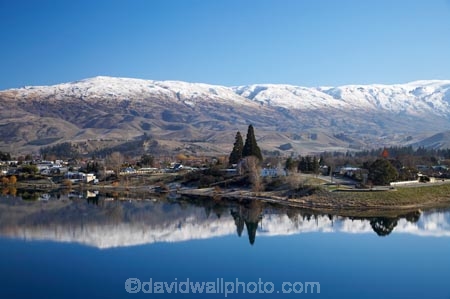calm;Central-Otago;cold;Cromwell;lake;Lake-Dunstan;lakes;N.Z.;New-Zealand;NZ;Otago;Pisa-Mountains;Pisa-range;Pisa-Ranges;placid;quiet;range;ranges;reflection;reflections;S.I.;season;seasonal;seasons;serene;SI;smooth;snow;snow_capped;snowing;South-Is.;South-Island;still;tranquil;water;white;winter;wintery