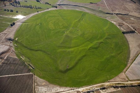 aerial;aerial-photo;aerial-photograph;aerial-photographs;aerial-photography;aerial-photos;aerial-view;aerial-views;aerials;agicultural-machine;agricultural;agriculture;automatic-irrigation;Bendigo;Central-Otago;centre-pivot-irrigation;country;countryside;crop;crops;cultivation;farm;farm-equipment;farm-implements;farm-machinery;farming;farmland;farms;field;fields;Green;grow;growing;horticulture;irrigate;irrigated-land;irrigation;irrigation-equipment;irrigation-scheme;irrigator;lush;machine;machines;meadow;meadows;mobile-irrigation;N.Z.;New-Zealand;NZ;Otago;paddock;paddocks;pasture;pastures;pivoting-boom-irrigation;rotary-irrigation;rural;S.I.;SI;South-Is.;South-Island;spray;sprays;sprinkers;sprinkler;Upper-Clutha