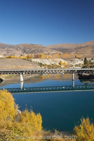 autuminal;autumn;autumn-colour;autumn-colours;autumnal;Bannockburn;Bannockburn-Bridge;calm;Central-Otago;color;colors;colour;colours;deciduous;fall;golden;Kawarau-Arm;lake;Lake-Dunstan;lakes;N.Z.;New-Zealand;NZ;Otago;placid;quiet;reflection;reflections;S.I.;season;seasonal;seasons;serene;SI;smooth;South-Is.;South-Island;still;tranquil;tree;trees;water;willow;willow-tree;willow-trees;willows;yellow
