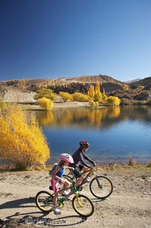 autuminal;autumn;autumn-colour;autumn-colours;autumnal;Bannockburn;Bannockburn-Inlet;bicycle;bicycles;bike;bikes;calm;Central-Otago;color;colors;colour;colours;cycle;cycler;cyclers;cycles;cyclist;cyclists;deciduous;fall;Kawarau-Arm;lake;Lake-Dunstan;lakes;model-release;model-released;mountain-bike;mountain-biker;mountain-bikers;mountain-bikes;mtn-bike;mtn-biker;mtn-bikers;mtn-bikes;N.Z.;New-Zealand;NZ;Otago;outdoor;outdoors;placid;push-bike;push-bikes;push_bike;push_bikes;pushbike;pushbikes;quiet;recreation;reflection;reflections;S.I.;season;seasonal;seasons;serene;SI;smooth;South-Is.;South-Island;still;tranquil;tree;trees;water;willow;willow-tree;willow-trees;willows