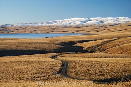 altitude;back-country;backcountry;Central-Otago;Central-Otago-peneplain;country;countryside;dam;dams;farm;farming;farmland;farms;gravel-road;gravel-roads;Great-Moss-Swamp;high-altitude;high-country;highcountry;highland;highlands;lake;lakes;Lammermoor-Range;Lammermoor-Ranges;Logan-Burn-Dam;Logan-Burn-Reservoir;Loganburn-Dam;Loganburn-Reservoir;Maniototo;metal-road;metal-roads;metalled-road;metalled-roads;mount;mountain;mountainous;mountains;mt;mt.;N.Z.;New-Zealand;NZ;Old-Dunstan-Road;Old-Dunstan-Track;Old-Dunstan-Trail;Otago;Otago-peneplain;range;ranges;remote;remoteness;road;roads;Rock-and-Pillar-Range;rural;S.I.;SI;snow;snow-capped;snow_capped;snowcapped;snowy;South-Is.;South-Island;tussock;tussocklands;tussocks;uplands