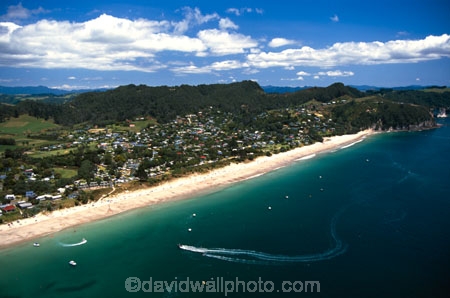 aerials;beachside;coastal;coastline;east-coast;holiday;homes;houses;ocean;oceans;pacific;sea;seascape;settlement;village
