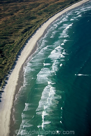 wave;waves;beaches;sand;pacific;ocean;sea;curve;curves;natural;wilderness