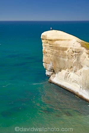 bluff;bluffs;cliff;cliff-edge;cliff-top;cliffs;coast;coastal;coastal-erosion;coastline;coastlines;coasts;Dunedin;N.Z.;New-Zealand;NZ;ocean;oceans;Otago;Pacific-Ocean;people;person;S.I.;sandstone;sea;sea-cliff;sea-cliffs;seas;shore;shoreline;shorelines;shores;SI;South-Is;South-Is.;South-Island;summer;tourism;tourist;tourists;Tunnel-Beach;water