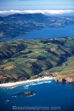 scenic;beauty;rural;farming;meadow;meadows;field;fields;paddock;paddocks;farmland;sea;ocean;pacific;beach;beaches;sand;surf;waves;view;cliff;aerials