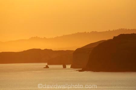 coast;coastal;coastline;coastlines;coasts;Dunedin;dusk;evening;N.Z.;New-Zealand;nightfall;NZ;Ocean;Oceans;Otago;Pacific-Ocean;S.I.;sea;shore;shoreline;shorelines;shores;SI;sky;South-Island;St-Clair;sunset;sunsets;twilight