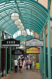 Albion-Pl;Albion-Place;boutique;boutiques;commerce;commercial;Dunedin;footpath;footpaths;N.Z.;New-Zealand;NZ;Otago;pedestrian-mall;pedestrian-malls;pedestrians;people;person;retail;retail-store;retailer;retailers;S.I.;shop;shopper;shoppers;shopping;shops;SI;South-Is;South-Island;store;stores;street-scene;street-scenes