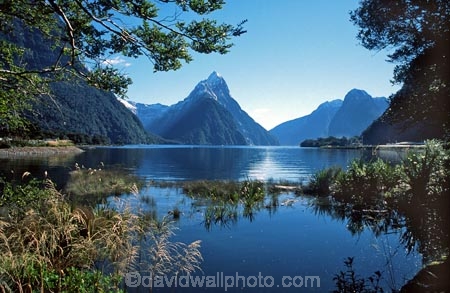 beautiful;beauty;bluff;bluffs;calm;calmness;cliff;cliffs;coast;coastal;coastline;fiord;fiords;fjord;fjords;majestic;middle-earth;mountain;mountains;natural;nature;peak;peaks;reflection;reflections;scene;scenic;sea;snow;snowy;sounds;south-west;southland;still;stillness;summit;summits;te-wahipounamu-south_west-new;water