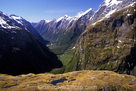 aerials;beautiful;beauty;clinton-canyon;fiordland-national-park;glacial-valley;great-walks;hike;hikes;hiking;majestic;middle-earth;mountain;mountains;natural;nature;peak;peaks;ridge;ridge-line;ridge_line;ridgeline;scene;scenic;south-west;southland;summit;summits;te-wahipounamu-south_west-new-zealand-world-hertitage-area;tracks;tramp;tramping;tramps;valleys;walk;walking;walks;water