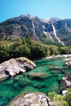 alpine;altitude;beautiful;beauty;beech-tree;beech-trees;bluff;bluffs;brook;brooks;bush;calm;calmness;cascade;cascades;cleddau-canyon;Cleddau-River;cliff;cliffs;creek;creeks;falls;Fiordland;fiordland-national-park;flow;forest;glacial;green;high-altitude;majestic;middle-earth;Milford-Road;Milford-Sound;mount;mountain;mountain-peak;mountainous;mountains;mountainside;mt;mt.;national-park;national-parks;natural;nature;New-Zealand;ocean;peak;peaks;river;rivers;scene;scenic;sky;snow;snow-capped;snow_capped;snowcapped;snowy;sound;sounds;South-Island;south-west;southland;steep;still;stillness;stream;streams;summit;summits;te-wahipounamu;te-wahipounamu-south_west-new;te-wahipounamu-south_west-new;water;water-fall;water-falls;waterfall;waterfalls;wet;world-heirtage-site;world-heritage-area