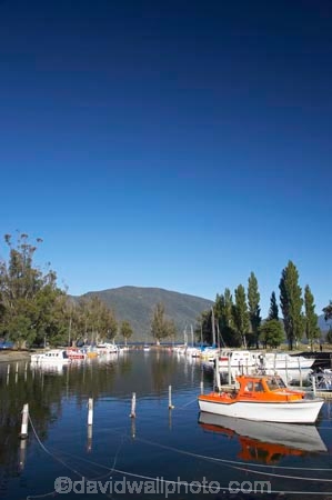 Bluegum-Point;boat;boats;calm;calmness;cruise;cruises;Fiordland;harbor;harbors;harbour;harbours;hull;hulls;lake;Lake-Te-Anau;lakes;launch;launches;marina;marinas;N.Z.;New-Zealand;NZ;peaceful;peacefulness;pleasure-boat;pleasure-boats;reflection;reflections;rescue-boat;rescue-boats;S.I.;SI;South-Island;Southland;still;stillness;Te-Anau;tranquil;tranquility;water;yacht;yachts