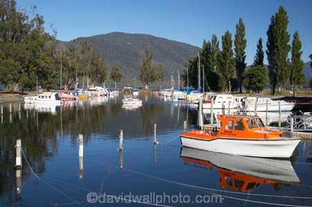 Bluegum-Point;boat;boats;calm;calmness;cruise;cruises;Fiordland;harbor;harbors;harbour;harbours;hull;hulls;lake;Lake-Te-Anau;lakes;launch;launches;marina;marinas;N.Z.;New-Zealand;NZ;peaceful;peacefulness;pleasure-boat;pleasure-boats;reflection;reflections;rescue-boat;rescue-boats;S.I.;SI;South-Island;Southland;still;stillness;Te-Anau;tranquil;tranquility;water;yacht;yachts