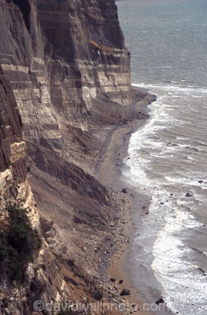aerials;aerials;white-cliffs;cliff;mudstone;sandstone;sand_stone;sand-stone;bluff;bluffs;coast;coastal;coasatline;shore;shoreline;point;promontory;hawke-bay;pacific-ocean