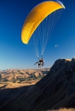 bluff;cliff;flies;fly;flying;jump;paraglide;paragliders;paraglides;paragliding;parapont;paraponter;paraponters;paraponting;paraponts;parasail;parasailer;parasailers;parasailing;parasails;soar;soaring