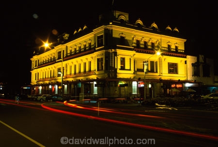 hotels;accommodation;pub;pubs;historic;historical;colonial;night;time-exposure;lights;light;traffic