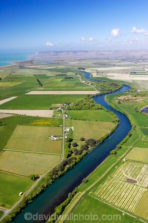 aerial;aerials;agricultural;agriculture;cloudy-bay;coast;coastal;coastline;coastlines;coasts;country;countryside;crop;crops;farm;farming;farmland;farms;field;fields;horticulture;Marlborough;meadow;meadows;n.z.;new-zealand;nz;ocean;paddock;paddocks;pasture;pastures;river;rivers;rural;sea;shore;shoreline;shorelines;shores;south-island;wairau-river;water