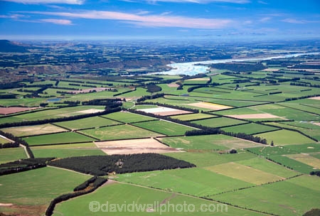 agriculture;crop;crops;farm;farming;farmland;farms;fence;fenceline;fences;field;fields;flat;flats;grass;green;hedgerow;hedgerows;lamb;lambs;meadow;meadows;mountain;mountains;paddock;paddocks;pasture;pastures;plains;range;rural;sheep;spring;wind-break;windbreak;windbreaks