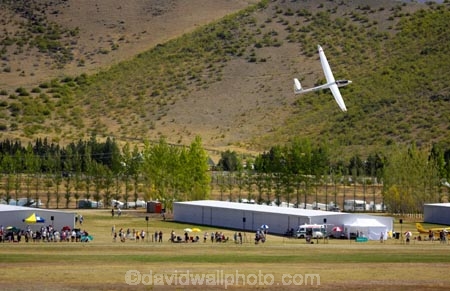 aerial;aerial-photo;aerial-photography;aerial-photos;aerials;air-to-air;aviate;aviation;aviator;aviators;bank;banking;banks;crowd;danger;dangerous;exciting;exhilarating;flies;fly;flying;glide;glider;gliders;glides;gliding;hanger;hangers;N.Z.;New-Zealand;New-Zealand-Gliding-Grand-Prix;North-Otago;NZ;NZ-Gliding-Grand-Prix-2006;Omarama;race;races;racing;S.I.;sail-plane;sail-planes;sail-planing;sail_plane;sail_planes;sail_planing;sailplane;Sailplane-Grand-Prix;sailplanes;sailplaning;SI;soar;soaring;South-Island;spectators;turn;turns;Waitaki-District;wing;wings