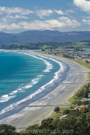 B.O.P.;Bay-of-Plenty;beach;beaches;BOP;coast;coastal;coastline;coastlines;coasts;curve;curves;foreshore;N.I.;N.Z.;New-Zealand;NI;North-Is;North-Island;NZ;ocean;Ohope;Ohope-Beach;sea;shore;shoreline;shorelines;shores;water;waves