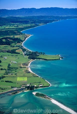 aerials;aqua;bars;bays;beach;beaches;coast;coast-line;coastal;color;colors;colour;colours;estuaries;estuary;green;inlet;inlets;lagoon;lagoons;sand;sand-bar;sea;shore;shore-line;shoreline;tidal;tide;tides;water