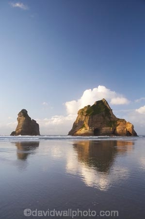Archway-Is;Archway-Is.;Archway-Island;Archway-Islands;beach;beaches;calm;coast;coastal;coastline;foreshore;geological;geology;N.Z.;Nelson-Region;New-Zealand;North-West-Nelson-Region;NZ;placid;quiet;reflection;reflections;rock;rock-formation;rock-formations;rock-outcrop;rock-outcrops;rock-tor;rock-torr;rock-torrs;rock-tors;rocks;S.I.;sand;sandy;serene;shore;shoreline;SI;smooth;South-Is.;South-Island;still;stone;Tasman-Sea;tranquil;water;Wharariki-Beach