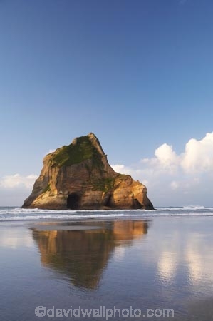 Archway-Is;Archway-Is.;Archway-Island;Archway-Islands;beach;beaches;calm;coast;coastal;coastline;foreshore;geological;geology;N.Z.;Nelson-Region;New-Zealand;North-West-Nelson-Region;NZ;placid;quiet;reflection;reflections;rock;rock-formation;rock-formations;rock-outcrop;rock-outcrops;rock-tor;rock-torr;rock-torrs;rock-tors;rocks;S.I.;sand;sandy;serene;shore;shoreline;SI;smooth;South-Is.;South-Island;still;stone;Tasman-Sea;tranquil;water;Wharariki-Beach