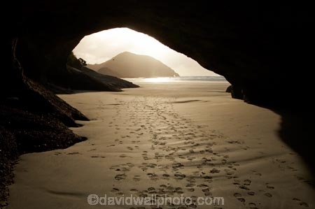 beach;beaches;cave;cavern;caverns;caves;coast;coastal;coastline;footprint;footprints;geological;geology;grotto;grottos;N.Z.;Nelson-Region;New-Zealand;North-West-Nelson-Region;NZ;Pilch-Point;rock;rock-formation;rock-formations;rocks;S.I.;sand;sandy;scenic;sea-cave;sea-caves;shore;shoreline;SI;South-Is.;South-Island;stone;Tasman-Sea;Wharariki-Beach