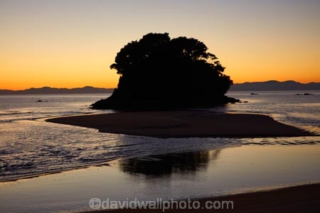 Abel-Tasman;Abel-Tasman-N.P.;Abel-Tasman-National-Park;Abel-Tasman-NP;beach;beaches;coast;coastal;coastline;coastlines;coasts;dusk;estuaries;estuary;evening;hot;inlet;inlets;island;islands;lagoon;lagoons;morning;Mosquito-Bay;N.Z.;national-park;national-parks;Nelson-Region;New-Zealand;night;NZ;ocean;oceans;S.I.;sea;seas;shore;shoreline;shorelines;shores;silhouette;silhouettes;South-Is;South-Island;Sth-Is;summer;sunrise;sunrises;Tasman-Bay;Tasman-District;tidal;tide;twilight;water