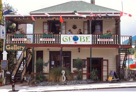 cafes;coffee;coffee-lifestyle;coffee-shop;drink;drinking;eat;eating;leisure;outdoor;outdoors;outside;people;person;persons;relax;relaxing