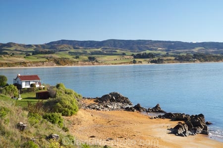 bach;baches;beach;beaches;coast;coastal;coastline;coastlines;coasts;crib;cribs;foreshore;holiday-home;holiday-homes;holiday-house;holiday-houses;Moeraki;Moeraki-Fishing-Village;N.Z.;New-Zealand;North-Otago;NZ;ocean;Pacific-Ocean;S.I.;sea;shore;shoreline;shorelines;shores;SI;South-Is;South-Island;Waitaki-District;Waitaki-Region;water