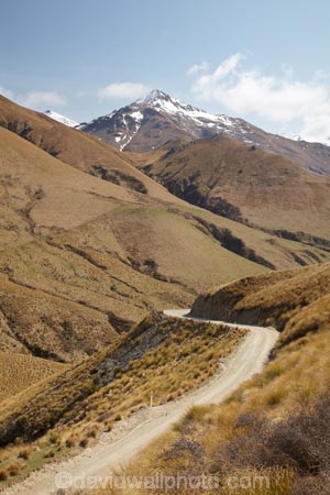 back-country;backcountry;Central-Otago;countryside;Dansey-Pass;Danseys-Pass;Danseys-Pass;Danseys-Pass-Road;gravel-road;gravel-roads;high-altitude;high-country;highcountry;highlands;Maniototo;metal-road;metal-roads;metalled-road;metalled-roads;N.Z.;New-Zealand;North-Otago;NZ;Otago;remote;remoteness;road;roads;rural;S.I.;SI;South-Is.;South-Island;tussock;tussockland;tussocklands;tussocks;uiplands;upland;uplands;Waitaki-District;Waitaki-region