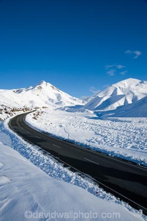 alpine;alpine-pass;alpine-passes;bend;bends;Central-Otago;cold;corner;corners;driving;freeze;freezing;highway;highways;Lindis-Pass;Lindis-Pass-Scenic-Reserve;N.Z.;New-Zealand;North-Otago;NZ;open-road;open-roads;Otago;road;road-trip;roads;S.I.;season;seasonal;seasons;SI;snow;snowy;South-Island;transport;transportation;travel;traveling;travelling;trip;white;winter;wintery