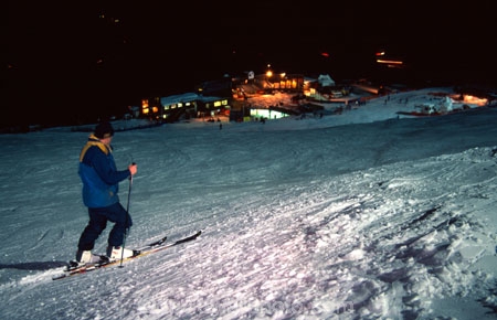 alone;board;boarder;boarders;dark;darkness;lodge;night-time;night_time;nighttime;pause;resort;ski;ski-lodge;ski-resort;ski_lodge;skier;skiers;snow;snowboarder;snowboarders;snowboarding