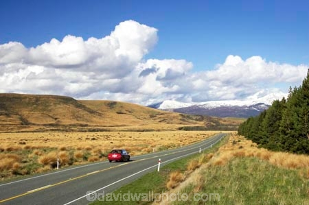 bend;bends;centre-line;centre-lines;centre_line;centre_lines;centreline;centrelines;corner;corners;driving;highway;highways;Mossburn;New-Zealand;open-road;open-roads;red-tussock-reserve;Road;road-trip;roads;South-Island;Southland;straight;transport;transportation;travel;traveling;travelling;trip