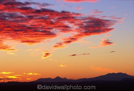 cloud;dusk;mountain;peak;peaks;snow;sunset;sunsets;volcanic;volcano