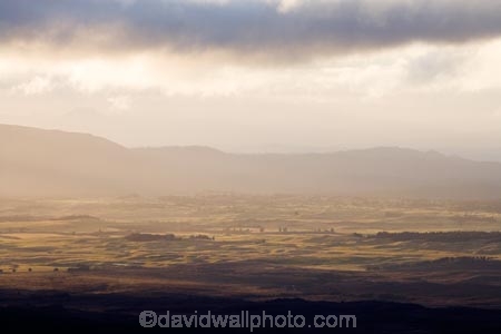 afternoon;appraching-storm;central-plateau;cloud-clouds;cloudy;country;countryside;farm;farming;farmland;farms;field;fields;lookout;N.I.;N.Z.;National-Park;New-Zealand;NI;North-Island;NZ;rain;rains;rainy;ruapehu-district;rural;shower;storm;storm-cloud;storm-clouds;storms;view;views;volcanic-plateau;Whakapapa-Skifield