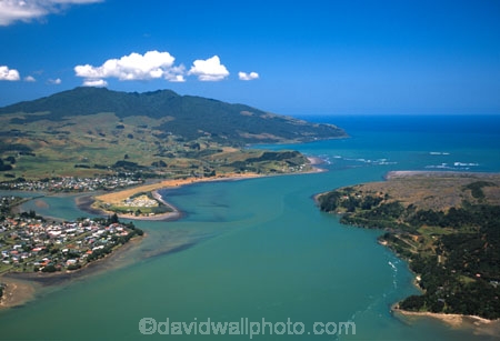 aerials;bays;coastline;community;houses;ocean;residential;sea;seashore;seaside;shore;suburban;suburban-beach;suburbia;tidal;tide;urban-sprawl;water
