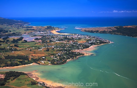 aerials;bays;coastline;community;houses;ocean;residential;sea;seashore;seaside;shore;suburban;suburban-beach;suburbia;tidal;tide;urban-sprawl;water