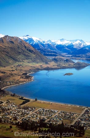 landscape;hill;range;mountain;mountains;mountainous;snow;snowline;island;islands;hills;hilly;foothills;pure;natural;nature;clean;colour;color;blue;spectacular;mountain-range;central-otago;village;alpine-village;villages;town;towns;ski-village