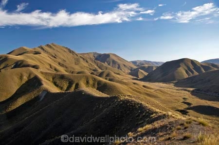 Central-Otago;high-country;highcountry;highland;highlands;Lindis-Pass;mountain;mountains;N.Z.;New-Zealand;North-Otago;NZ;Otago;range;ranges;ridge;ridgeline;ridgelines;ridges;SI;snow-tussock;snow-tussocks;South-Island;tussock;tussock-land;tussock-lands;tussockland;tussocklands;tussocks;uplands