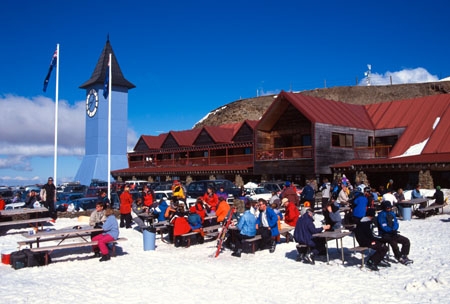 boarder;boarders;cafe;food;outdoor;outdoor-eating;outdoors;relaxation;relaxing;resort;ski-field;ski-fields;skier;skiers;skifield;skifields;skiing;snow;snowboarders;snowboarding;winter;winter-sports