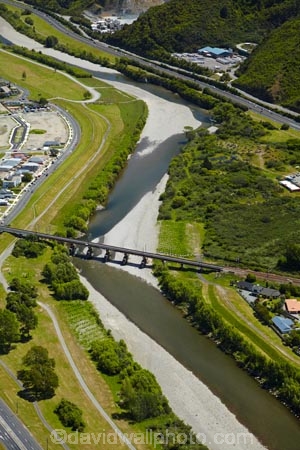 aerial;aerial-image;aerial-images;aerial-photo;aerial-photograph;aerial-photographs;aerial-photography;aerial-photos;aerial-view;aerial-views;aerials;Hutt-River;Hutt-Valley;Lower-Hutt;N.I.;N.Z.;New-Zealand;NI;North-Is;North-Island;NZ;State-Highway-2;State-Highway-Two;Taita;Wellington