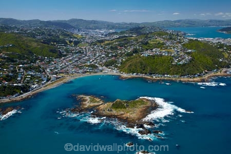 aerial;aerial-image;aerial-images;aerial-photo;aerial-photograph;aerial-photographs;aerial-photography;aerial-photos;aerial-view;aerial-views;aerials;bay;bays;coast;coastal;coastline;coastlines;coasts;Cook-Strait;island;Island-Bay;Island-Bay-suburb;islands;N.I.;N.Z.;New-Zealand;NI;North-Is;North-Island;NZ;sea;seas;shore;shoreline;shorelines;shores;Tapu-Te-Ranga-Is;Tapu-Te-Ranga-Island;The-Esplanade;water;Wellington