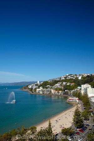 beach;beaches;coast;coastal;fountain;fountains;harbor;harbors;harbour;harbours;N.I.;N.Z.;New-Zealand;NI;North-Is.;North-Island;Nth-Is;NZ;Oriental-Bay;Oriental-Parade;Oriental-Pde;Port-Nicholson;Te-Whanganui_a_Tara;Wellington;Wellington-Harbor;Wellington-Harbour;Wellington-Waterfront