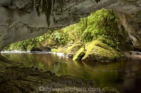 cave;cavern;caverns;caves;grotto;grottos;Kahurangi-National-Park;Karamea;limestone;limestone-formation;limestone-formations;Moira-Gate-Arch;national-park;national-parks;New-Zealand;Oparara-Basin;Oparara-River;South-Island;speleology;spelunk;spelunking;stalactite;stalactites;underground;underground-cavern;underground-caverns;West-Coast;Westland