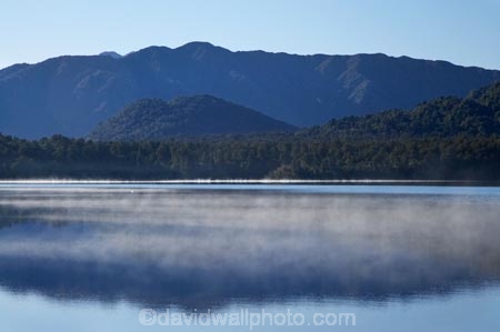 calm;fog;foggy;fogs;lake;Lake-Kaniere;lakes;mist;mists;misty;N.Z.;New-Zealand;NZ;placid;quiet;reflection;reflections;S.I.;serene;SI;smooth;South-Is.;South-Island;still;Sunny-Bight;tranquil;water;Wesl-Coast;Westland
