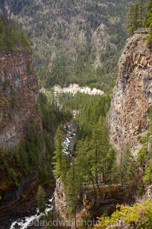 B.C.;BC;bluff;bluffs;British-Columbia;brook;brooks;Canada;Canadian;cliff;cliffs;creek;creeks;flow;la-Colombie_Britannique;mountainside;mountainsides;North-America;Spahats-Creek;steep;stream;streams;water;Wells-Gray-Park;Wells-Gray-Provincial-Park;Wells-Gray-Provincial-Pk;wet